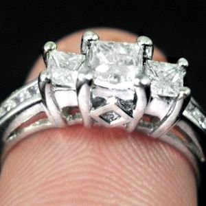 14k White Gold 1ct Diamond Ring